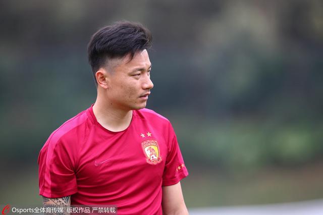撩起老师旗袍挺进去玉足的视频